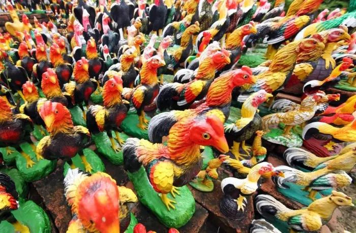  : Temple of a Thousand Roosters, Wat Thammikarat, Ayutthaya, Thailand - 7 Jul 2017