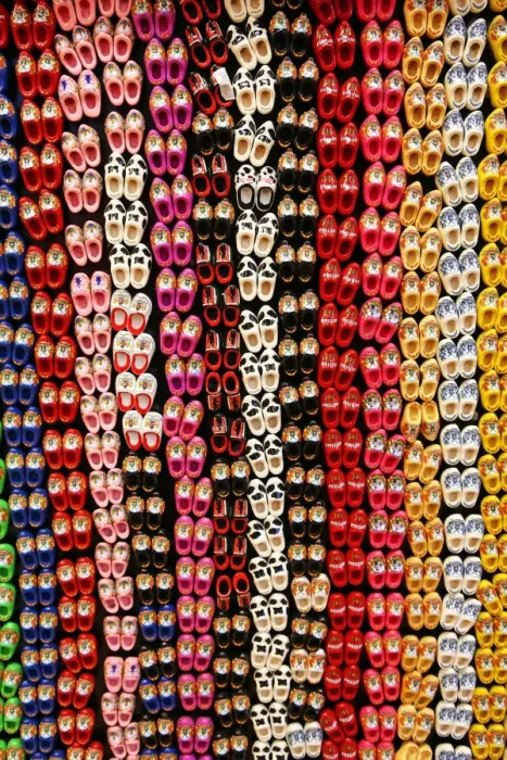  : Traditional Dutch clogs souvenirs for tourists at the Flower Market in Amsterdam, Holland