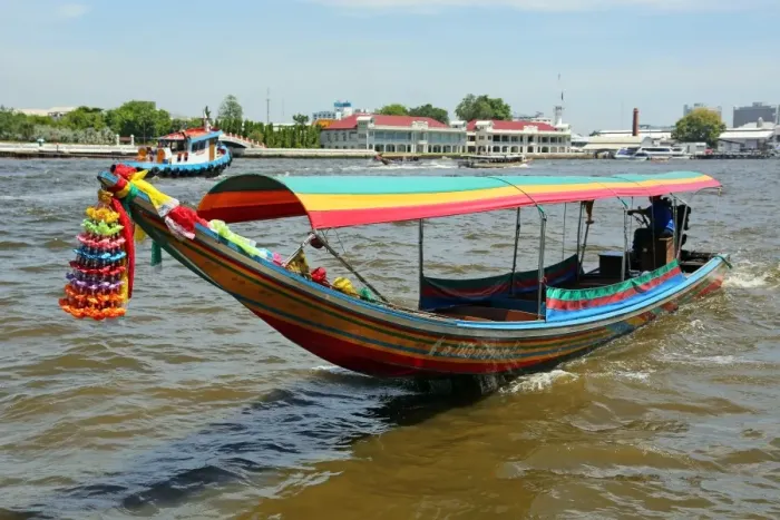  : Traditional Thai boat on the Chao Phraya River, Bangkok, Thailand