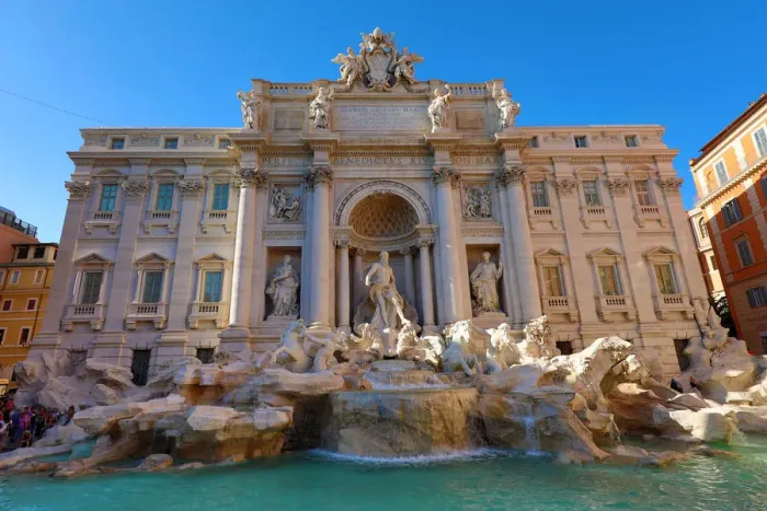  : The Trevi Fountain, Rome, Italy