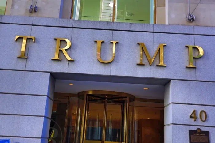  : The Trump Building on Wall Street, New York. America