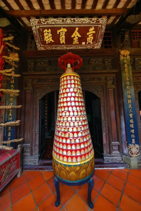  : Vinh Trang Temple, near My Tho, Mekong Delta, Vietnam