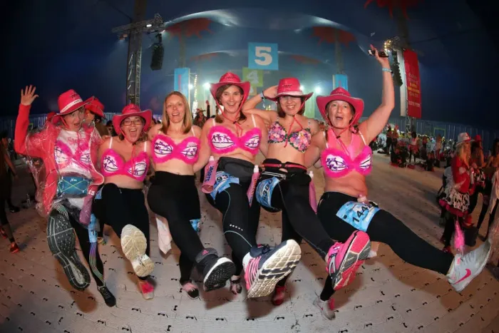  : Walk the Walk Moonwalk overnight marathon, London