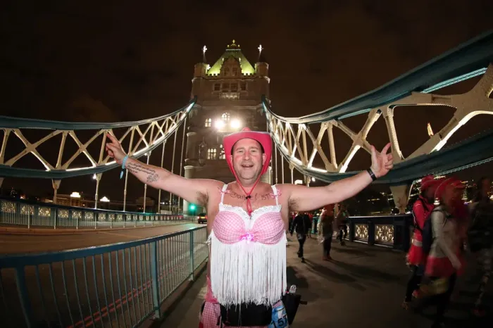  : Walk the Walk Moonwalk overnight marathon, London