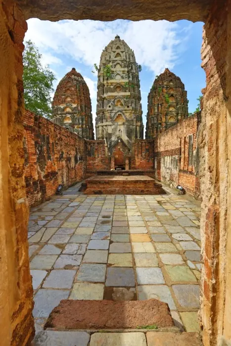  : Wat Si Sawai temple, Sukhotai, Thailand