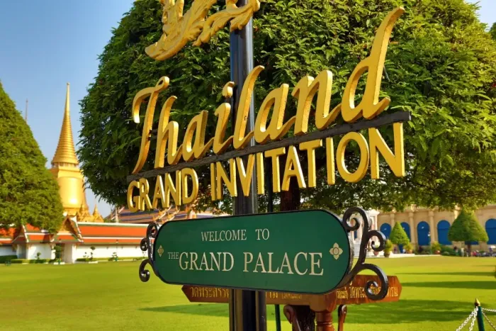  : Welcome sign at the Wat Phra Kaew Royal Palace complex in Bangkok, Thailand