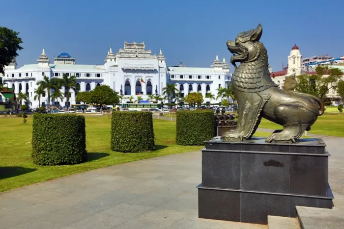  : Yangon City Hall and lion statue in Maha Bandola Garden park, Yangon, Myanmar
