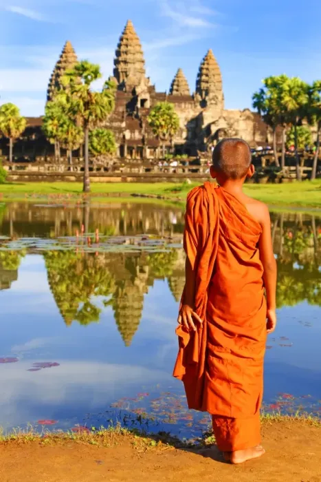  : Young Buddhist monk at Angkor Wat Temple in Siem Reap, Cambodia