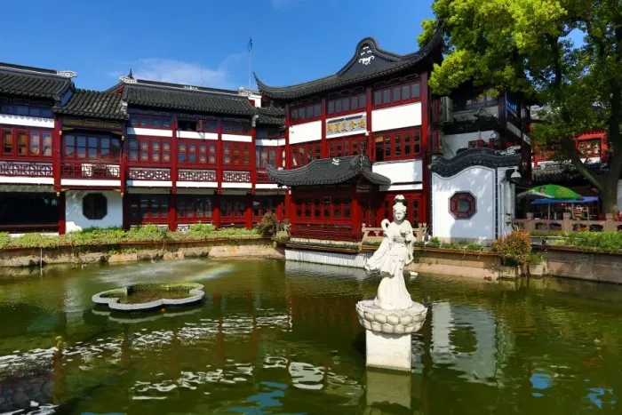 : Yuyuan Garden in the Old City, Shanghai, China