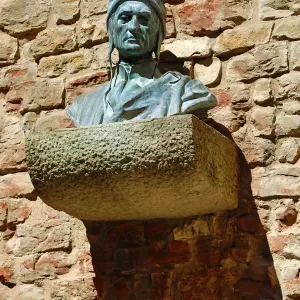 Bust of Dante Alighieri outside the Museo Casa di Dante, Dantes House Museum, Florence Bust of Dante Alighieri outside the Museo Casa di Dante, Dantes House Museum, Florence