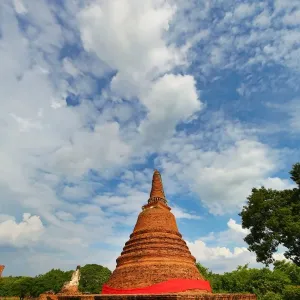 Chedi of Wat Wora Chet Tha Ram Temple, Ayutthaya, Thailand