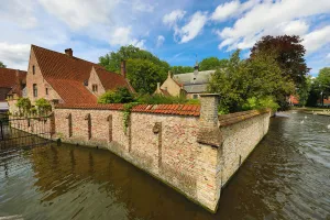 Belgium: The Begijnhof and canal, Bruges, Belgium