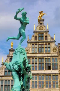 Statues: The Brabo Fountain in the Grote Markt in Antwerp, Belgium