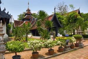 Chiang Mai: Building in the grounds of Wat Chedi Luang Temple in Chiang Mai, Thailand