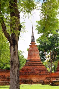 Religion
Thai
Buddhist
Buddhism: Chedi in Sukhotai Historical Park, Sukhotai, Thailand