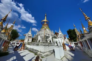 Chiang: Chedi at Wat Saen Fang Temple in Chiang Mai, Thailand