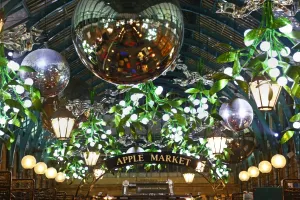 Lights: Christmas Lights in Covent Garden, London