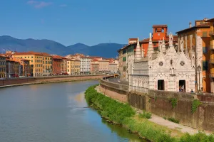 Churches: The church of Santa Maria della Spina beside the River Arno, Pisa, Italy