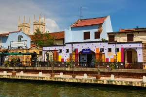 Melaka: Colourful local houses on the Sungai Melaka river in Malacca, Malaysia