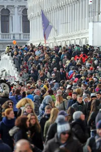 Venice Carnival: Crowds and Costumes on Saturday at the Venice Carnival 2013
