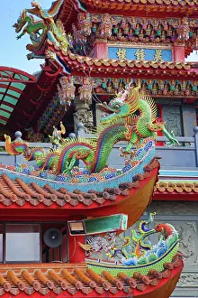 : Dragon roof decorations on the Shengming Taoist Temple in Jiufen, Taiwan ROC