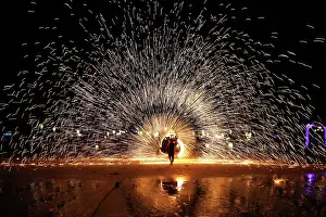 Tourist: Fire show on Sai Kaew beach in Koh Samet, Thailand