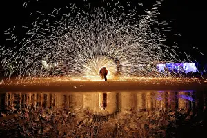 Tourist: Fire show on Sai Kaew beach in Koh Samet, Thailand