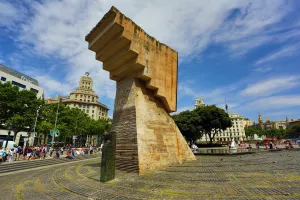Place: Francesc Macia Monument in the Placa de Catalunya in Barcelona, Spain