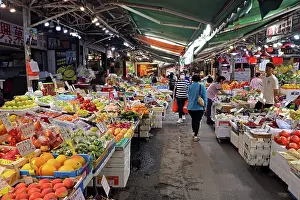 Prints of Fresh fruit on sale in Yau Ma Tei fruit market in Yau Ma Tei, Kowloon, Hong Kong, China Hong Kong Images: Fresh fruit on sale in Yau Ma Tei fruit market in Yau Ma Tei, Kowloon, Hong Kong, China