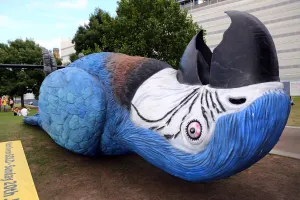 Birds: Giant Dead Parrot promotes Monty Python live at Potters Field, London