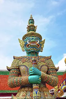 Statues: Giant Temple Guardian statue, Wat Phra Kaew