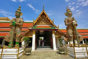 ThaiOrientalArchitecture: Giant Temple Guardian statue, Wat Phra Kaew