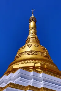 Rangoon: Gold stupa of Nga Htat Gyi Pagoda, Yangon, Myanmar
