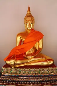 Buddhas: Golden Buddha statues at Wat Pho temple, Bangkok, Thailand