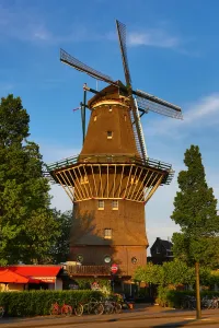 Amsterdam: The De Gooyer Windmill in Amsterdam, Holland