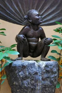 Statues: Jeanekke Pis statue and fountain, Brussels, Belgium