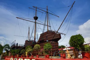 Melaka: Malacca Maritime Mueum in a replica of the Flora de la Mar sailing ship in Malacca