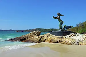 Statues: Mother and child Mermaid statue on Sai Kaew Beach, Phe, Koh Samet, Thailand