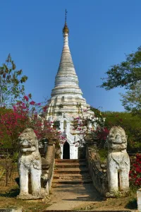 Burma: She Myet Hna Pagoda in Nuang U, Bagan, Myanmar (Burma)