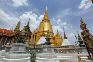 Emerald: Phra Siratana Golden Chedi at the Grand Palace Complex, Wat Phra Kaew, Bangkok