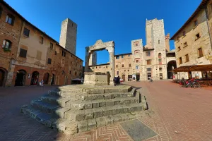 Well in the Piazza Cisterna in San Gimignano, Tuscany, Italy