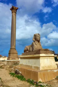 Pompeys Pillar, a triumphal memorial column, Alexandria, Egypt