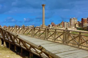 Pompeys Pillar, a triumphal memorial column, Alexandria, Egypt