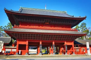 Religious: Sangedatsumon wooden gate from the Edo period to Zojoji Temple in Tokyo, Japan