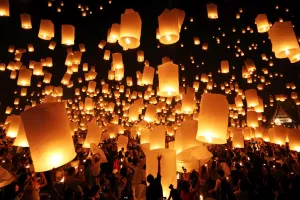 Sky Lanterns at the Yee Peng Sansai, Loy Krathong, Floating Lantern Ceremony, Mae Jo, Chiang Mai, Thailandl