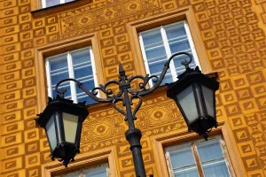 Lamp: Town house with decorated walls in Castle Square in Warsaw, Poland