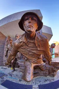 Place: Warsaw Uprising Monument (Pomnik Powstania Warszawskiego) in Plac Krasi?skich in Warsaw